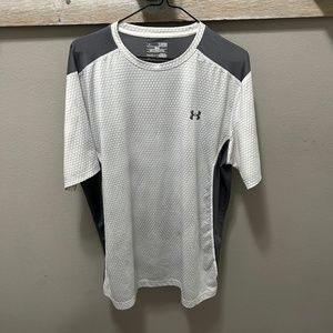 Under Armour DriFit HearGear  shirt